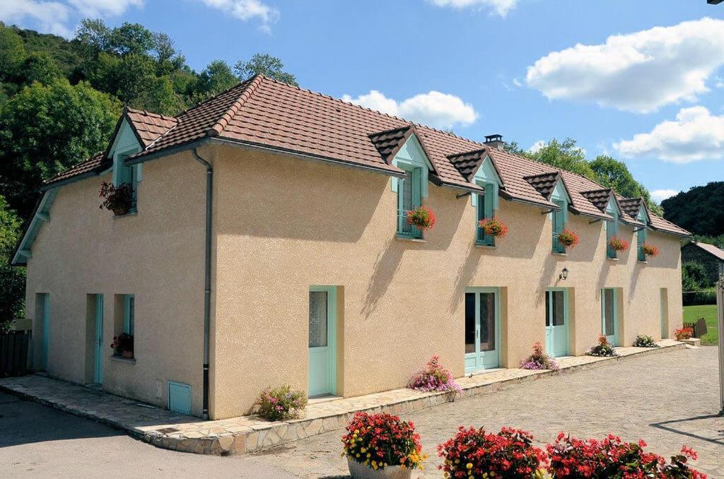 Logis Hotel Auberge De L'Allagnonette Saint-Poncy Exterior photo